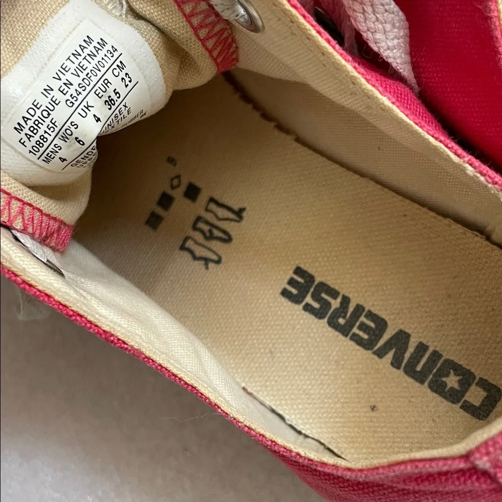 Converse hot pink Canvas Sneakers size 6 women’s